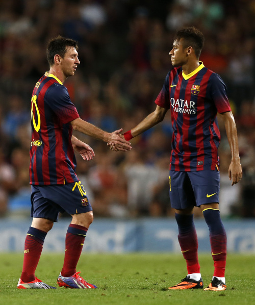 球队边路进 球队边路进