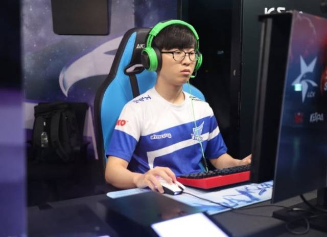 米兰全场完 米兰全场完