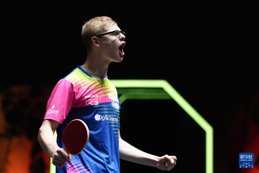 之间的差距 之间的差距